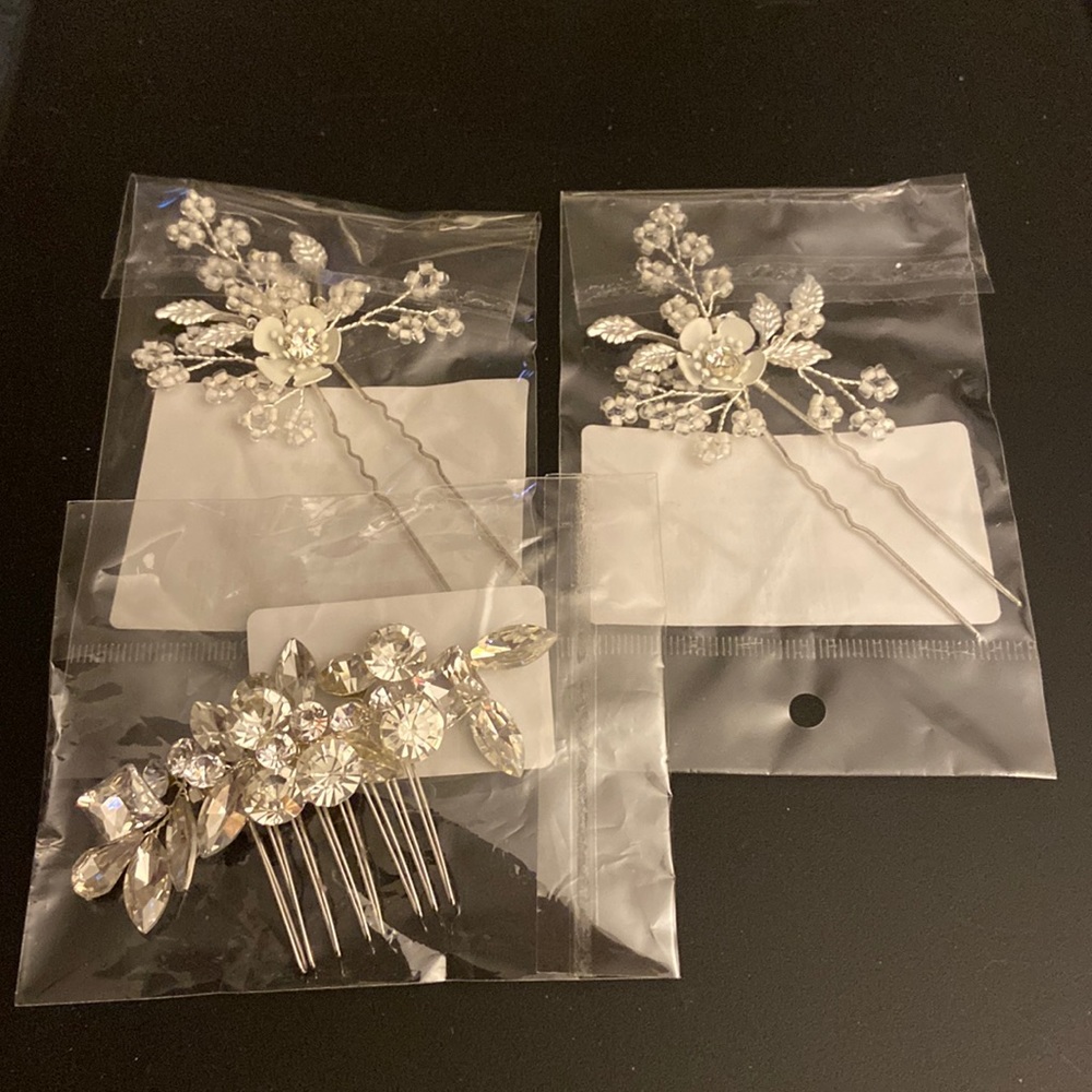 Wedding Rhinestone hair comb piece and 2 wedding Bobby clips hair pins